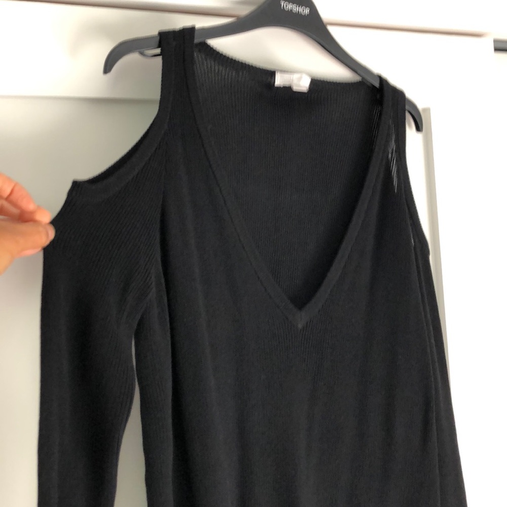 14th & UNION cold shoulder sweater - Picture 8 of 10